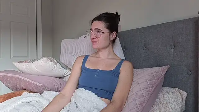 Snapshot of bambifarrina chatting on 01-15-26, 05:49 bambifarrina online show from 01-15-26, 05:49