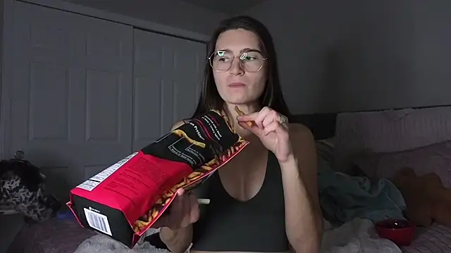 Snapshot of bambifarrina chatting on 01-18-26, 05:11 bambifarrina online show from 01-18-26, 05:11