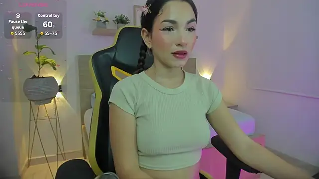 Snapshot of luma_sky_ chatting on 11-13-25, 02:54 luma sky online show from 11-13-25, 02:54