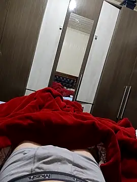 Snapshot of Gustavo198045 chatting on 09-10-25, 01:38 Gustavo198045 online show from 09-10-25, 01:38