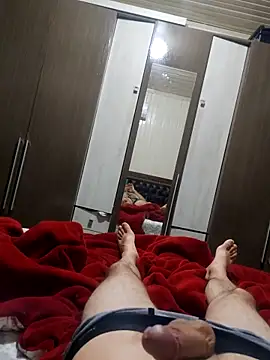 Snapshot of Gustavo198045 chatting on 10-28-25, 01:31 Gustavo198045 online show from 10-28-25, 01:31