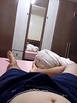 Snapshot of Gustavo198045 chatting on 02-14-26, 03:47 Gustavo198045 online show from 02-14-26, 03:47