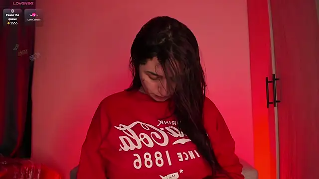 scarlett Collinss online show from 11-29-25, 05:10