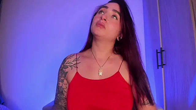 scarlett Collinss online show from 12-17-25, 03:34