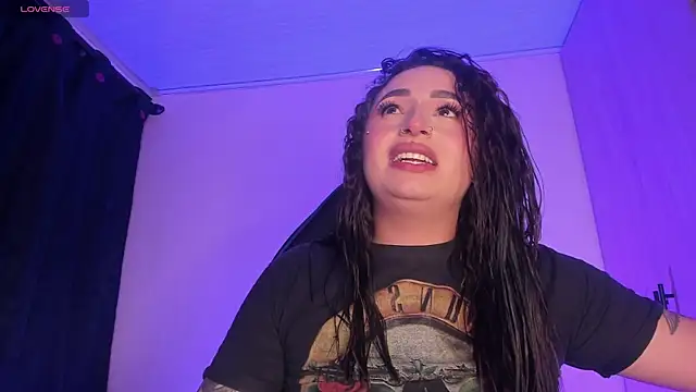 Snapshot of scarlett_Collinss chatting on 07-25-26, 03:37 scarlett Collinss online show from 07-25-26, 03:37