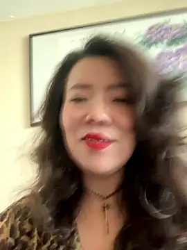 Snapshot of anna_yngs chatting on 06-10-26, 04:01 anna yngs online show from 06-10-26, 04:01