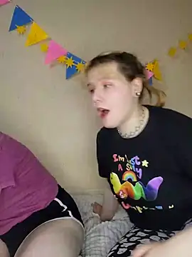 Snapshot of xrixsyx_and_ricky chatting on 09-30-25, 07:30 xrixsyx and ricky online show from 09-30-25, 07:30