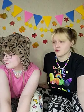 Snapshot of xrixsyx_and_ricky chatting on 10-16-25, 03:02 xrixsyx and ricky online show from 10-16-25, 03:02