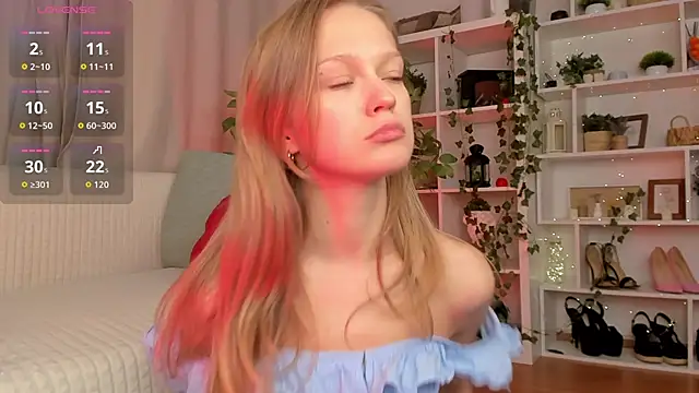 Snapshot of Kara_smalltits chatting on 01-06-26, 12:20 Kara smalltits online show from 01-06-26, 12:20