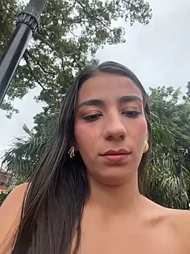 Snapshot of -juicy_ chatting on 11-28-25, 10:12 -juicy online show from 11-28-25, 10:12