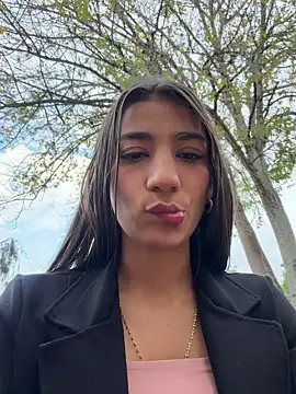 Snapshot of -juicy_ chatting on 02-15-26, 10:28 -juicy online show from 02-15-26, 10:28