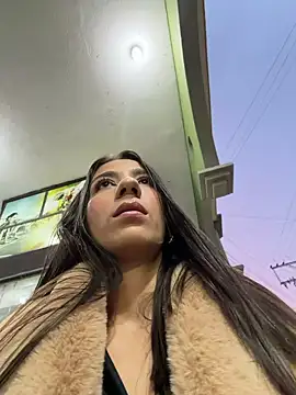 Snapshot of -juicy_ chatting on 03-08-26, 11:08 -juicy online show from 03-08-26, 11:08