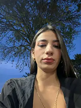 Snapshot of -juicy_ chatting on 03-10-26, 11:21 -juicy online show from 03-10-26, 11:21