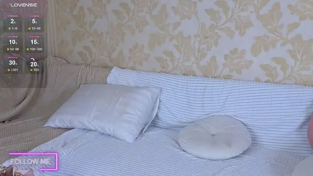 Angell Wild online show from 10-30-25, 01:01