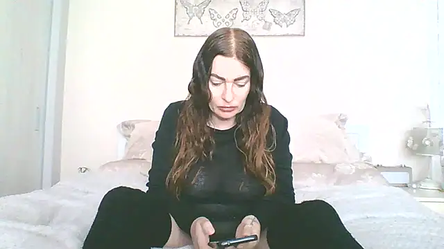 EllaKent online show from 03-31-26, 02:39