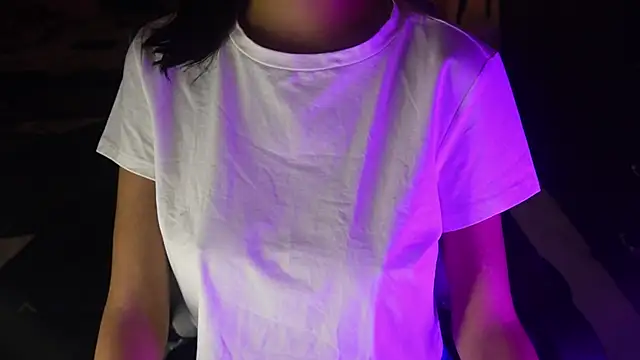 Snapshot of NidhiChandra chatting on 11-15-25, 09:28 NidhiChandra online show from 11-15-25, 09:28