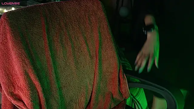 Snapshot of NidhiChandra chatting on 12-18-25, 07:09 NidhiChandra online show from 12-18-25, 07:09