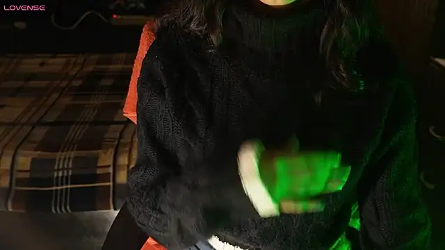 Snapshot of NidhiChandra chatting on 12-22-25, 12:13 NidhiChandra online show from 12-22-25, 12:13