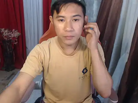 Snapshot of urboy_cass chatting on 09-21-25, 02:35 urboy cass online show from 09-21-25, 02:35