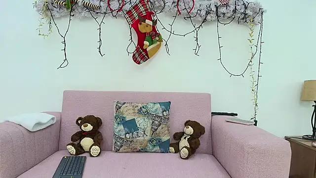 Snapshot of Sabrina_Andrew chatting on 12-22-25, 11:18 Sabrina Andrew online show from 12-22-25, 11:18