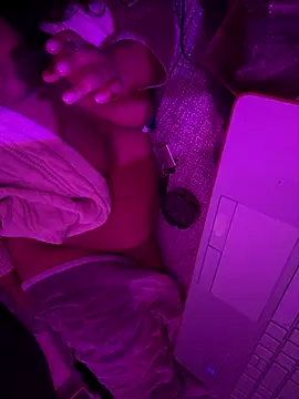 1n0nlythroat online show from 10-17-25, 03:25