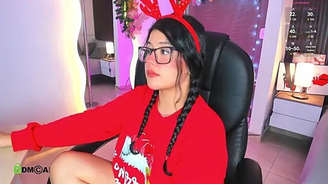 Snapshot of Dulcerose_01 chatting on 12-22-25, 05:48 Dulcerose 01 online show from 12-22-25, 05:48