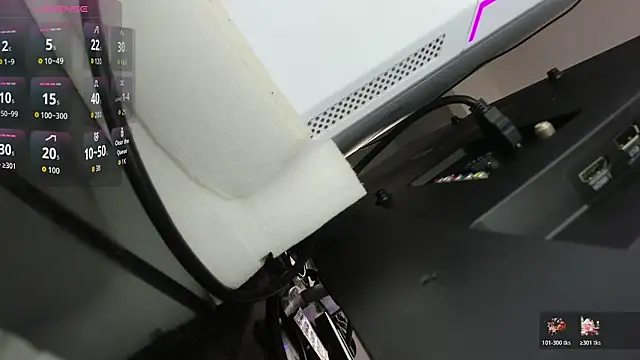 Snapshot of blue_wxw chatting on 12-04-25, 05:50 blue wxw online show from 12-04-25, 05:50