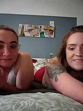 Snapshot of AndHerXO chatting on 01-15-26, 01:05 AndHerXO online show from 01-15-26, 01:05