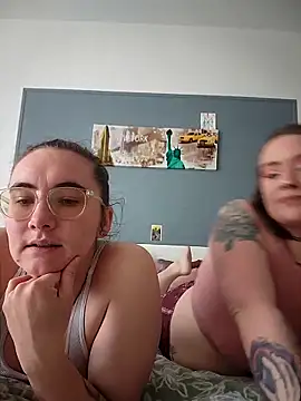 Snapshot of AndHerXO chatting on 02-22-26, 03:21 AndHerXO online show from 02-22-26, 03:21