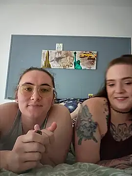 AndHerXO online show from 05-15-26, 04:03