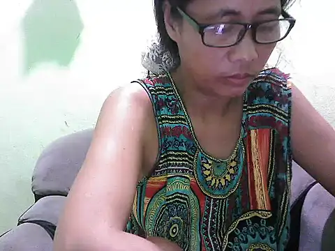 Snapshot of HotLadyPinay32 chatting on 05-10-26, 08:47 HotLadyPinay32 online show from 05-10-26, 08:47