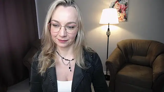 Ava Elior online show from 04-17-26, 09:12