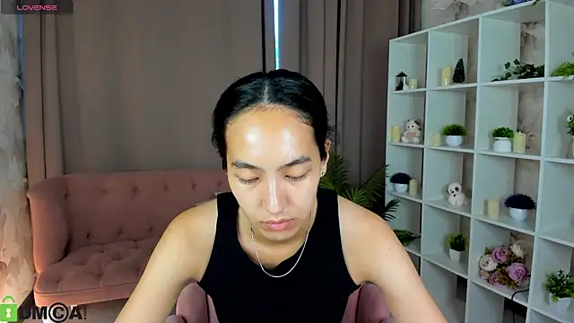 Snapshot of FlirtyAura chatting on 08-02-26, 02:43 FlirtyAura online show from 08-02-26, 02:43