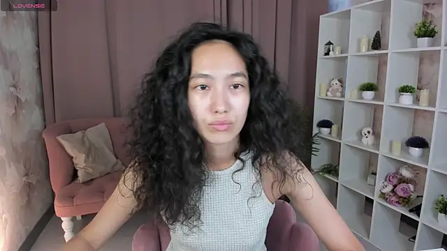 Snapshot of FlirtyAura chatting on 08-10-26, 02:26 FlirtyAura online show from 08-10-26, 02:26