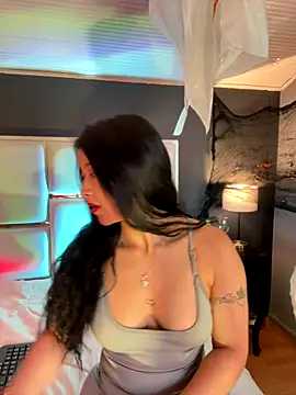 BellaFernandez   online show from 11-01-25, 12:07