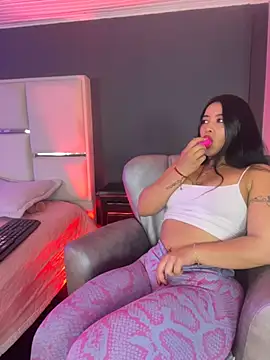 BellaFernandez   online show from 06-25-26, 01:04