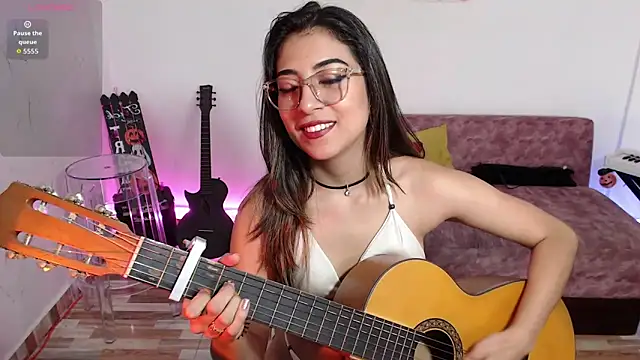 Susanahendrix online show from 10-17-25, 06:21