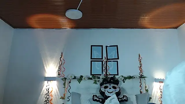 Megan 05  online show from 11-05-25, 07:25