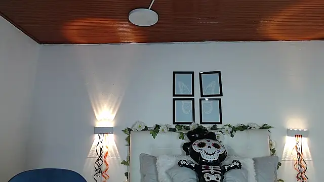 Megan 05  online show from 11-10-25, 07:35