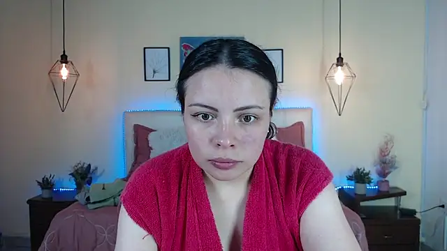 Snapshot of Megan_05_ chatting on 06-15-26, 07:05 Megan 05 online show from 06-15-26, 07:05