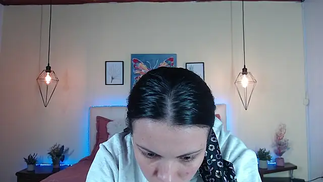 Snapshot of Megan_05_ chatting on 06-16-26, 07:27 Megan 05 online show from 06-16-26, 07:27