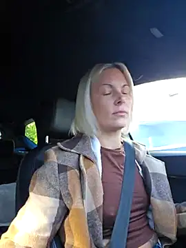 Snapshot of Sunny-Sin chatting on 10-01-25, 08:42 Sunny-Sin online show from 10-01-25, 08:42