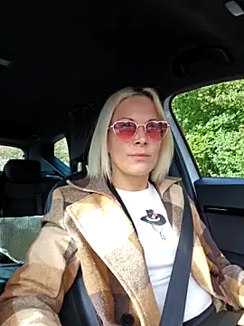 Snapshot of Sunny-Sin chatting on 10-05-25, 08:45 Sunny-Sin online show from 10-05-25, 08:45