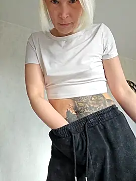 Snapshot of Sunny-Sin chatting on 03-01-26, 10:39 Sunny-Sin online show from 03-01-26, 10:39