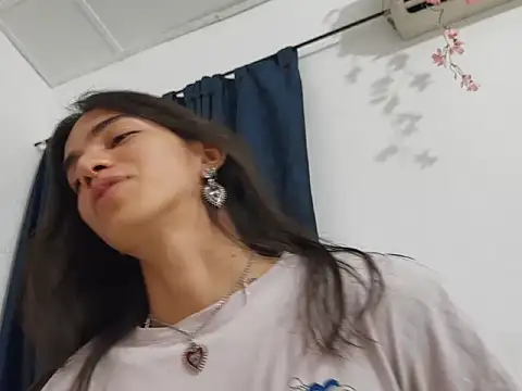 Snapshot of pyke_sm chatting on 10-13-25, 02:11 pyke sm online show from 10-13-25, 02:11