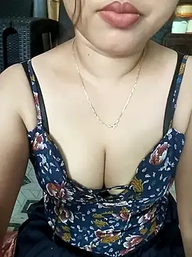 Snapshot of babyangela14 chatting on 09-18-25, 05:20 babyangela14 online show from 09-18-25, 05:20