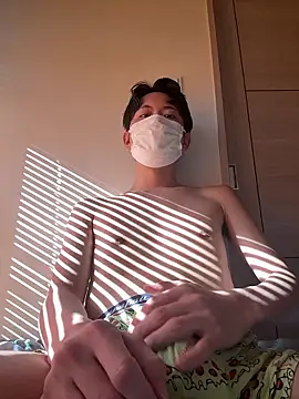 Snapshot of paroncho chatting on 12-19-25, 01:23 paroncho online show from 12-19-25, 01:23