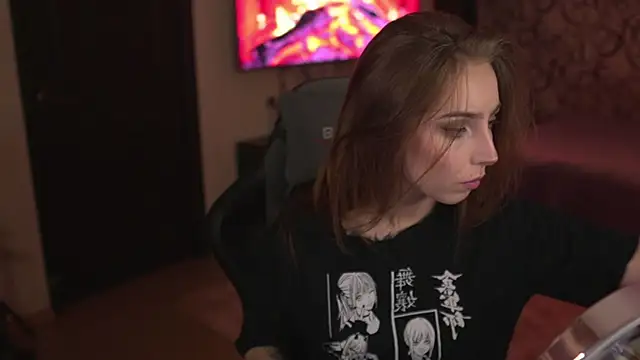 Snapshot of lis_silver chatting on 10-31-25, 02:18 lis silver online show from 10-31-25, 02:18