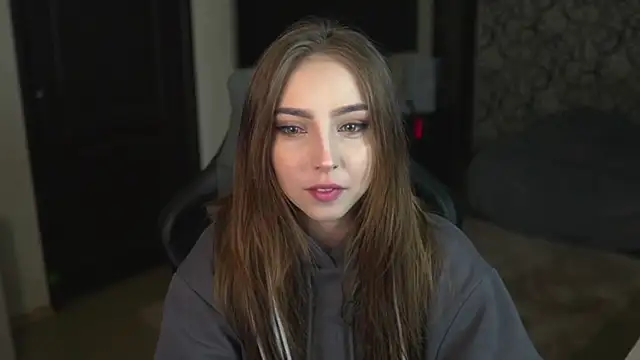 Snapshot of lis_silver chatting on 11-29-25, 04:54 lis silver online show from 11-29-25, 04:54