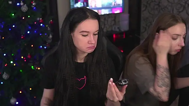 Snapshot of lis_silver chatting on 12-19-25, 07:48 lis silver online show from 12-19-25, 07:48